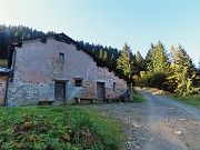 09 Alla Casera (1486 m) prendiamo sentiero-traccia senza indicazioni a sx per Forcolino di Torcola